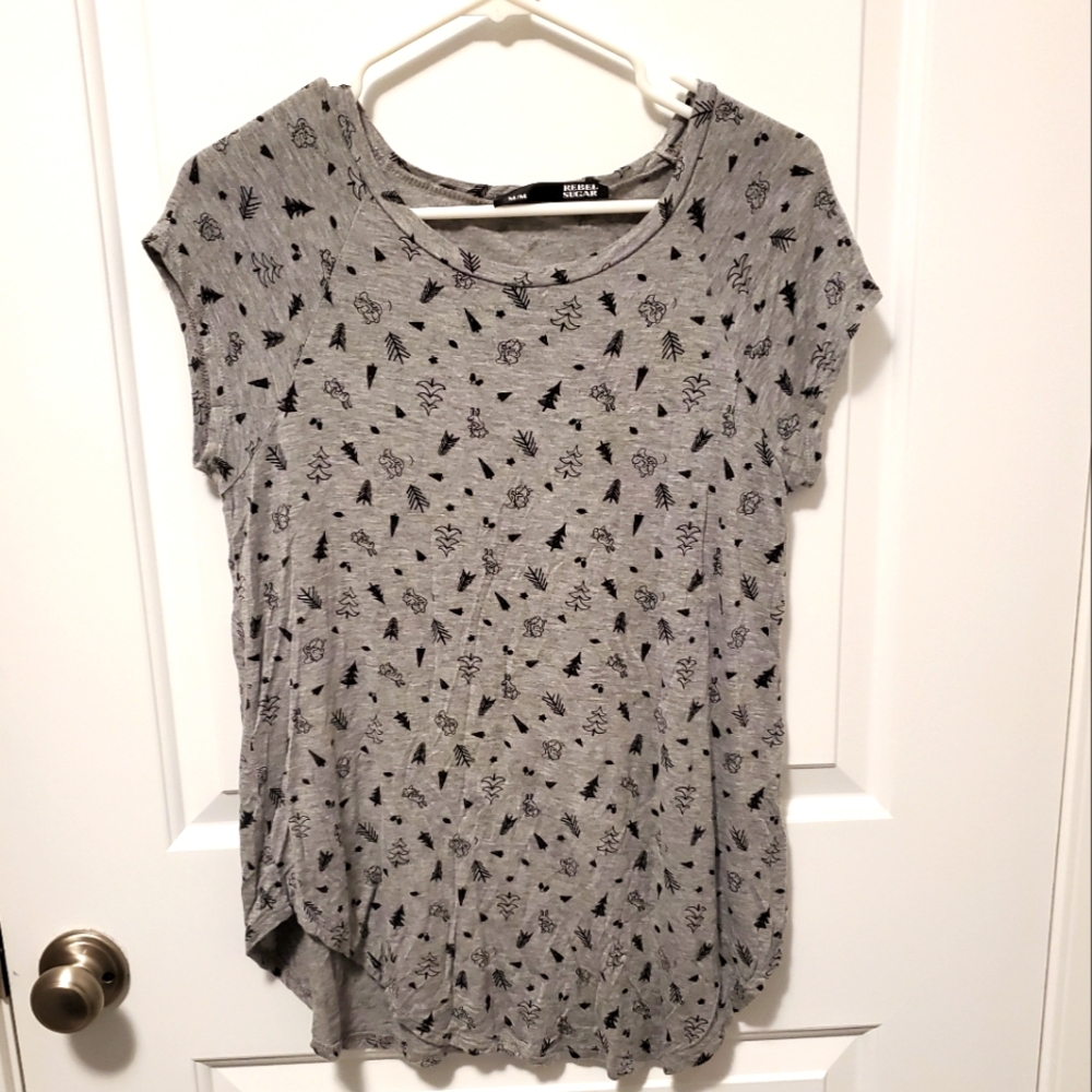 12/$30 🖤🐿  like new Squirrel top - med